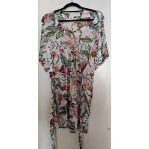 Tunika med snörning - Tunika/strandklänning med snörning köpt på Thuns 