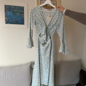 NY Adoore riviera - Helt ny Adoore riviera dress med lapparna kvar. Storlek 34! Bara att buda☺️