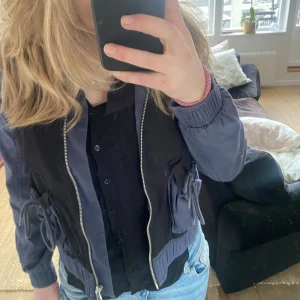 Vår jacka  - Jättefin jacka som är perfekt ill våren💓💓