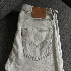 Levis 501 - Snygga gråa Levis 31/32 Pris kan diskuteras!
