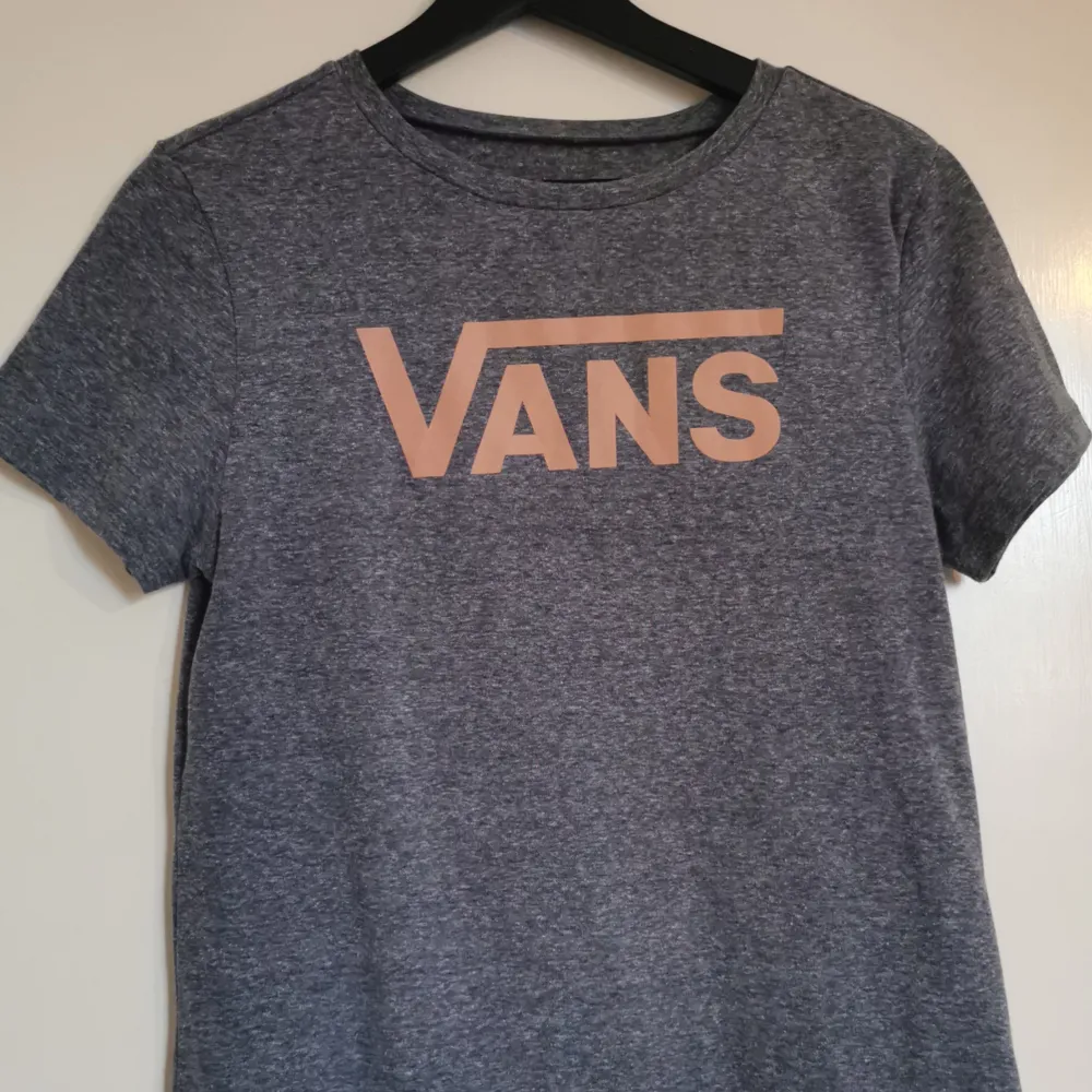 Tshirt ifrån Vans, i princip oanvänd!. T-shirts.
