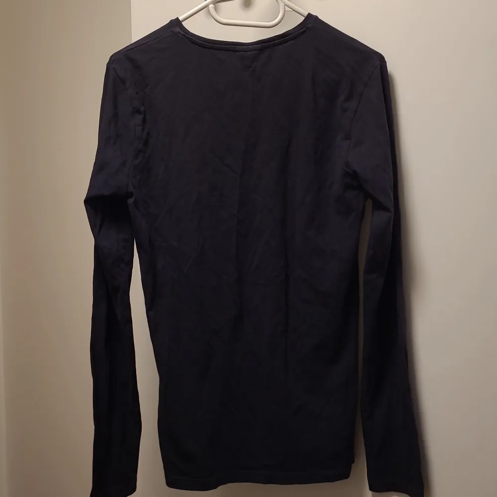 Size S used and in good condition black long sleeve shirt. Feel free to contact for more info. & in Swedish. Hoodies.