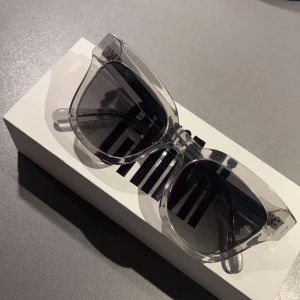 Chimi eye wear  - Säljer just nu mina fina chimi eye Wear 07 grey, då de ej kommer till användning. Fina men har lite repor på glaset som man knappt ser. 