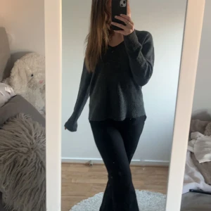 Stickat  - Säljer den här stickade tröjan ifrån new yorker 💕 Frakt ingår ej💕