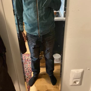 Saint Laurent jeans  - Schyssta jeans i knappt använda. Strl 32/32 