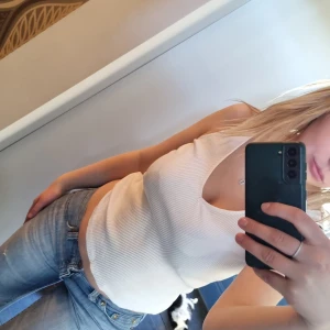 Ribbat linne - Ribbat linne från Nakd. Strl XL men jag bär oftast S/M så att ni kan få en hum att jämföra med🤗 Bra skick. Köparen står för frakt. 