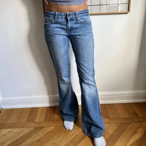 Jeans!  - Snygga lågmidjade bootcut jeans från Diesel! Passar till allt❤️ MIDJEMÅTT:79cm INNERBENSLÄNGDEN:80cm