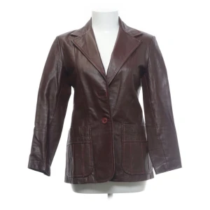 Röd Läderkavaj - Storlek 36, i bra skick. 