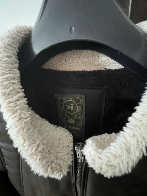 Skinn jacka  - Använd en gång bara en jätte bra jacka 