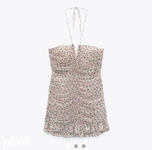 Zara klänning  - Fin zara klänning, väldigt bra skick o använd bara en gång! 