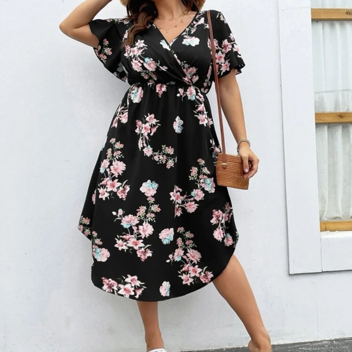 Svart/blommig klänning