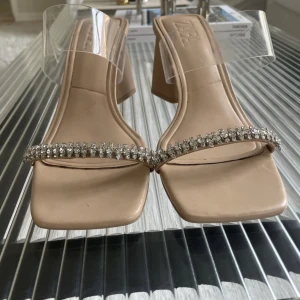 Zara sko - Superfin och bekväm sko från zara. Använda en gång. Inget att anmärka på. 