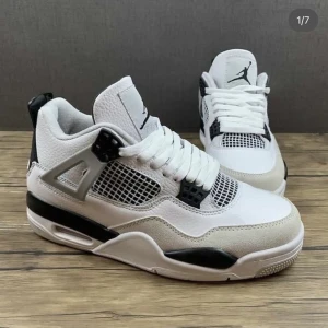 jordan 4 med tillbehör  - äkta köp