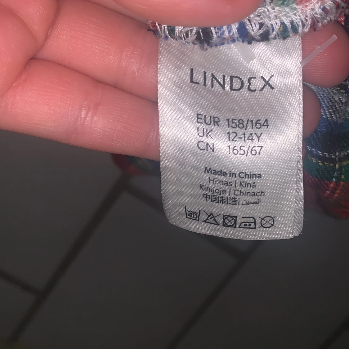 Rutiga byxor från Lindex  - 91