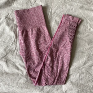 Tights - Fina rosa tights o storlek M men passar även S, använda 1 gång 