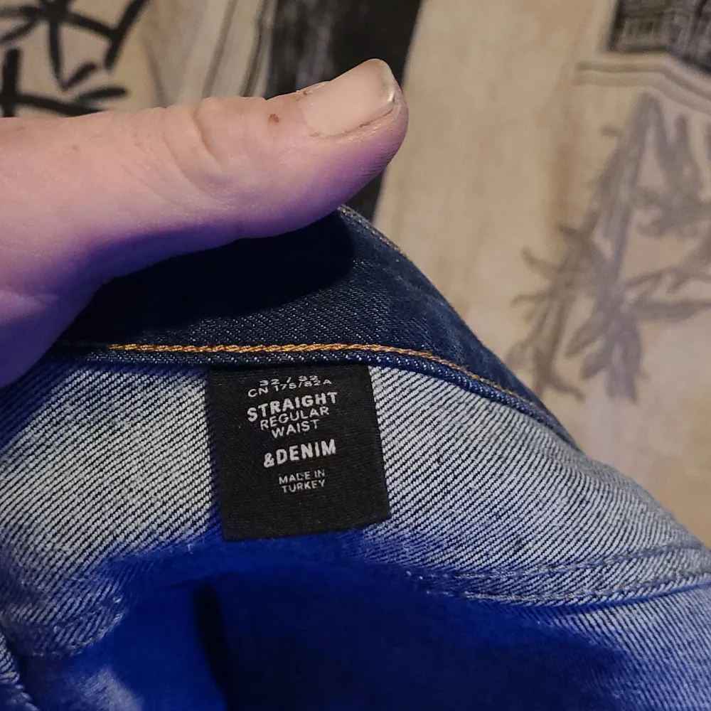 Som nya jeans. Ser ej använda ut  Mörk blå sitter bra . Jeans & Byxor.