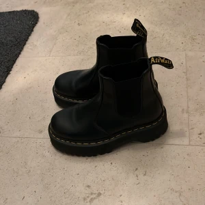 Dr Martens  - Nästan nyskick använda endast några gånger då de är lite små för mig. 