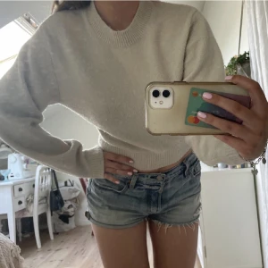 Stickad tröja &otherstories - Jättesöt tröja från &other stories! Aldrig använd! 