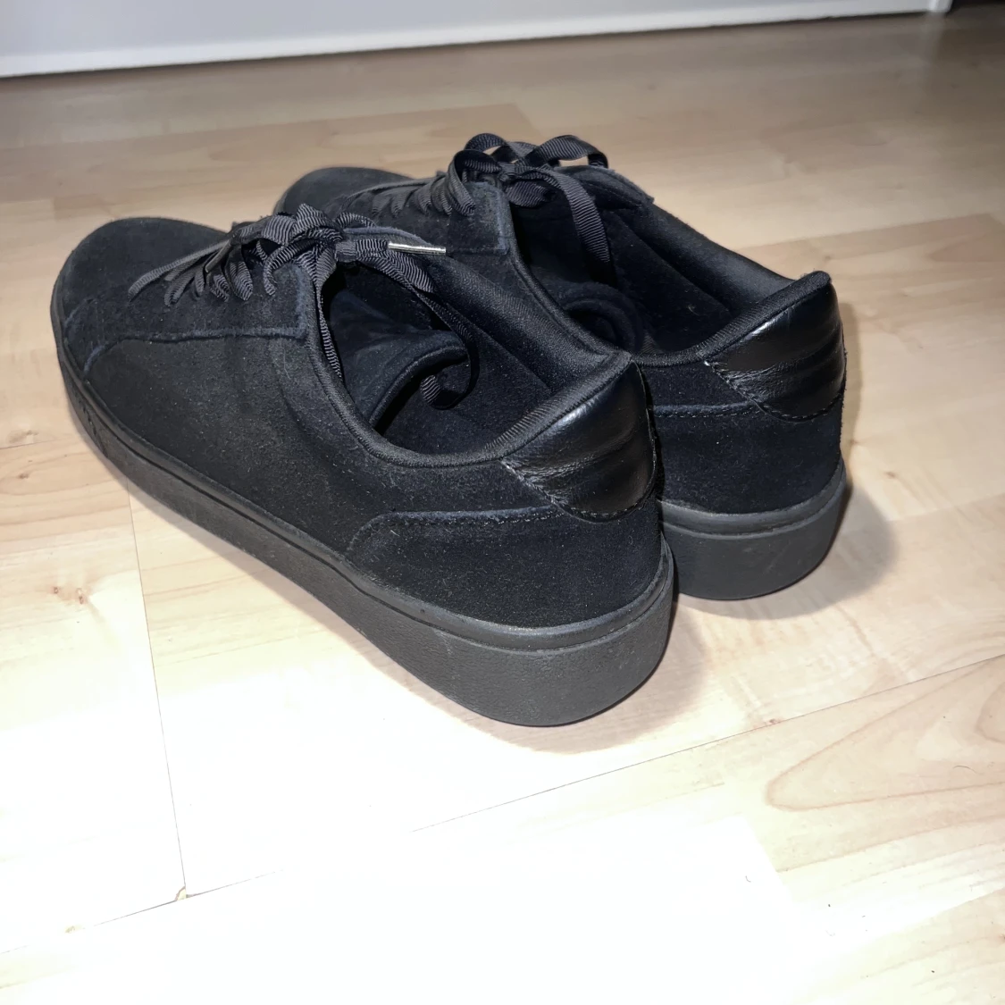 Mocka svarta skor  - 91