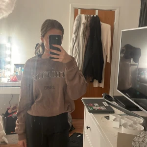 Tröja - Köpt från Nelly för ett tag sen, som ny