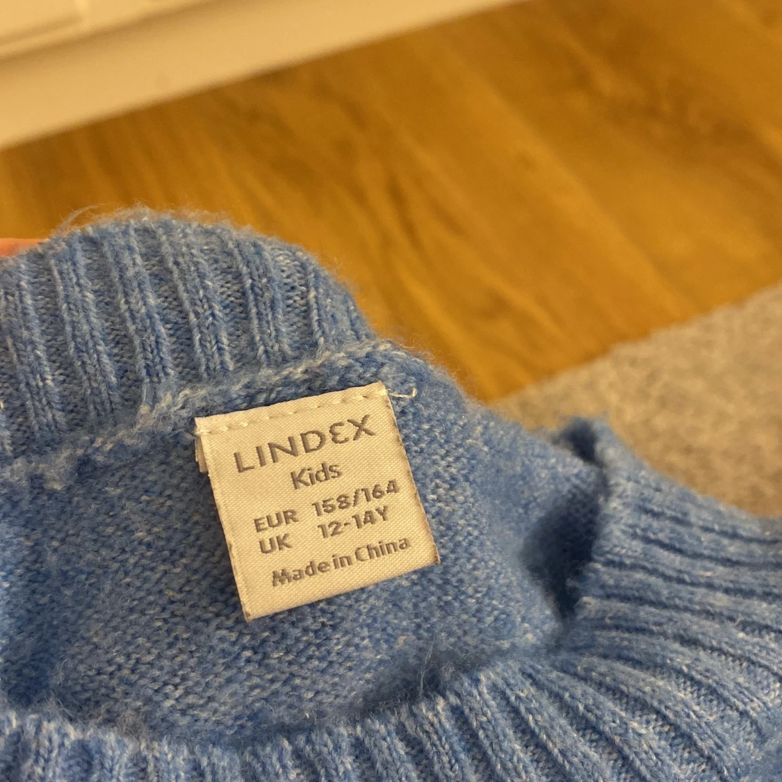 Stickad tröja ifårn Lindex - 90