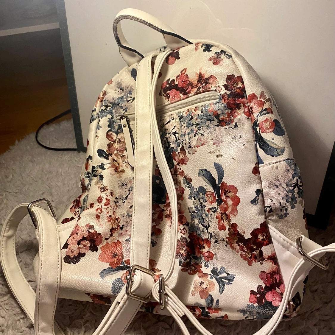 Blommig ryggsäck  - 90