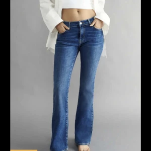 Bootcut byxor  - Säljer nu mina snygga bootcut bycor från Gina då jag köpte dem i för stor storlek. Dom är helt nya och som sagt aldrig använda. Ny pris 499 och mitt pris är 250