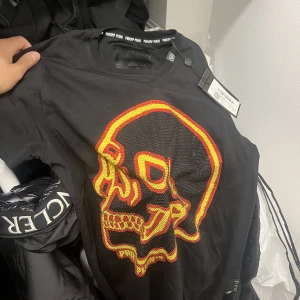 Philipp Plein ”The $kull” - Storlek M Passar M/L Helt ny endast testad 