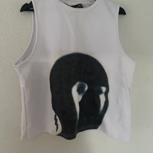 Paynestar Citizen Insane Tank Top - En liten fläck på kragen men borde gå att tvätta bort.