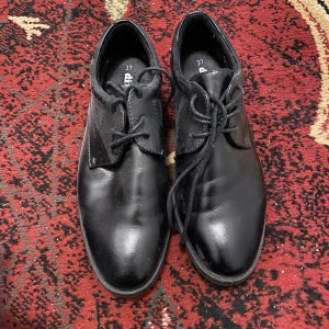 Skin skor - Säljer dessa jätte jätte fina skorna för att de inte kommer till användning tyvärr köpta på din sko i storlek 37