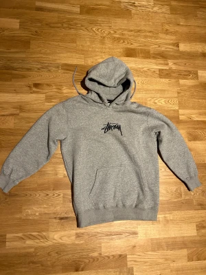 Stussy hoodie  - Stussy hoodie storlek M 