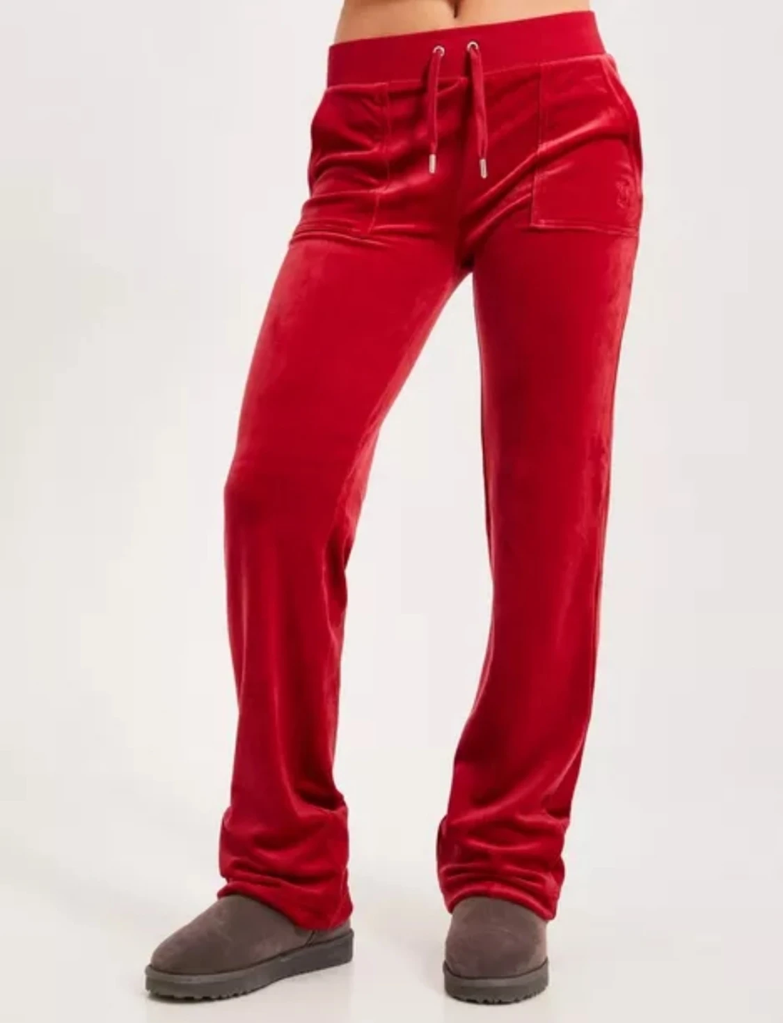 Söker Juicy Couture byxor/sett