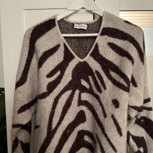 Leopardtröja - Såå fin tröja från Wera! Passar S/M