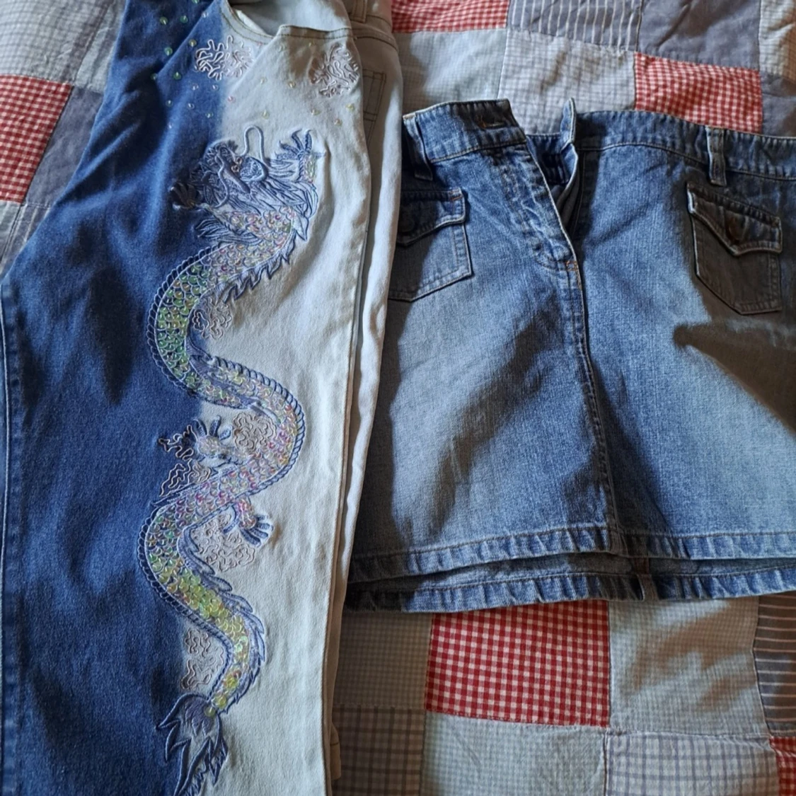 Helt nya jeans och jeanskjol