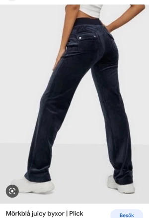 Juicy byxor mörkblå - Söker mörkblåa juicy byxor i st xs för 350kr- 650kr❤️