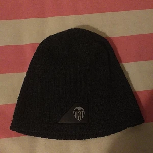 Valencia C.F mössa - Den är lite gammal men den är inte sönder nånstans