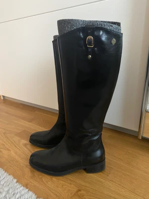 Boots - Helt oanvända boots från Novita i skinn. Säljer pga lite för små i storleken. Nypris 2400kr