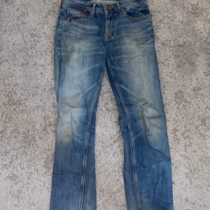 Tommy Hilfiger Jeans - Jeans i bra skick, storlek 30/34