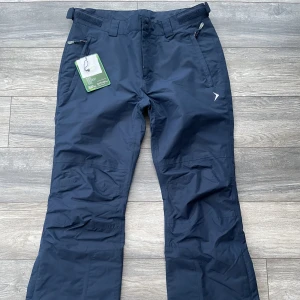 Skidbyxor - Nya skidbyxor storlek M 