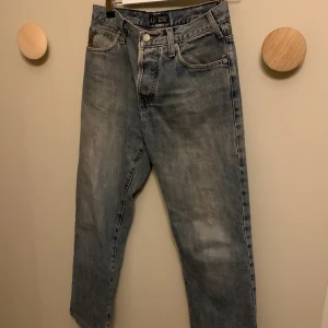 Vintage Armani jeans - Säljer mina oandvända armani jeans som jag köpte på humana för ett tag sedan, de är midwaist och ska sitta lite löst❤️