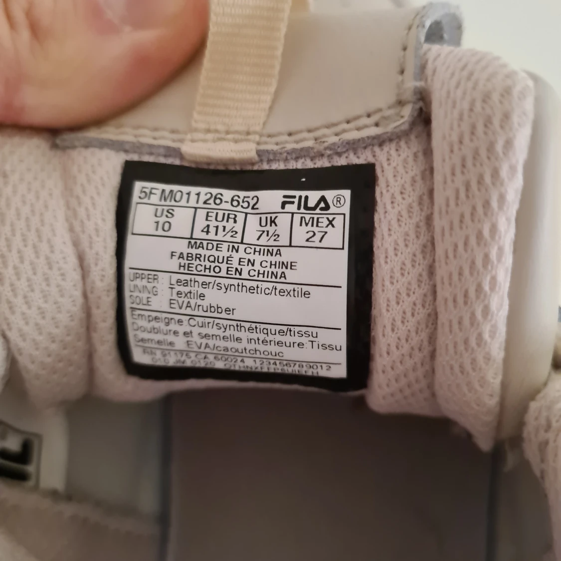 Fila skor . Nästan oanvända. Strl 41,5 - 91