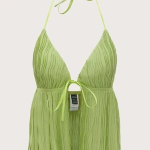 Grön topp - Grön topp från shein, aldrig använd då det inte var min stil. Perfekt till sommaren🫶🏻