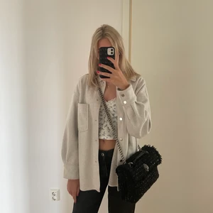 Jacka Zara - Säljer en sjukt fin sommarjacka från Zara. Aldrig använd💗💓