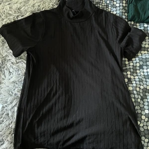 Helt ny tröja  - Helt ny tröja aldrig använd pgv att den nt passar längre desvärre  Obs : kolla min sida, fler plagg = jag kan räkna ihop det billigare🥰❤️