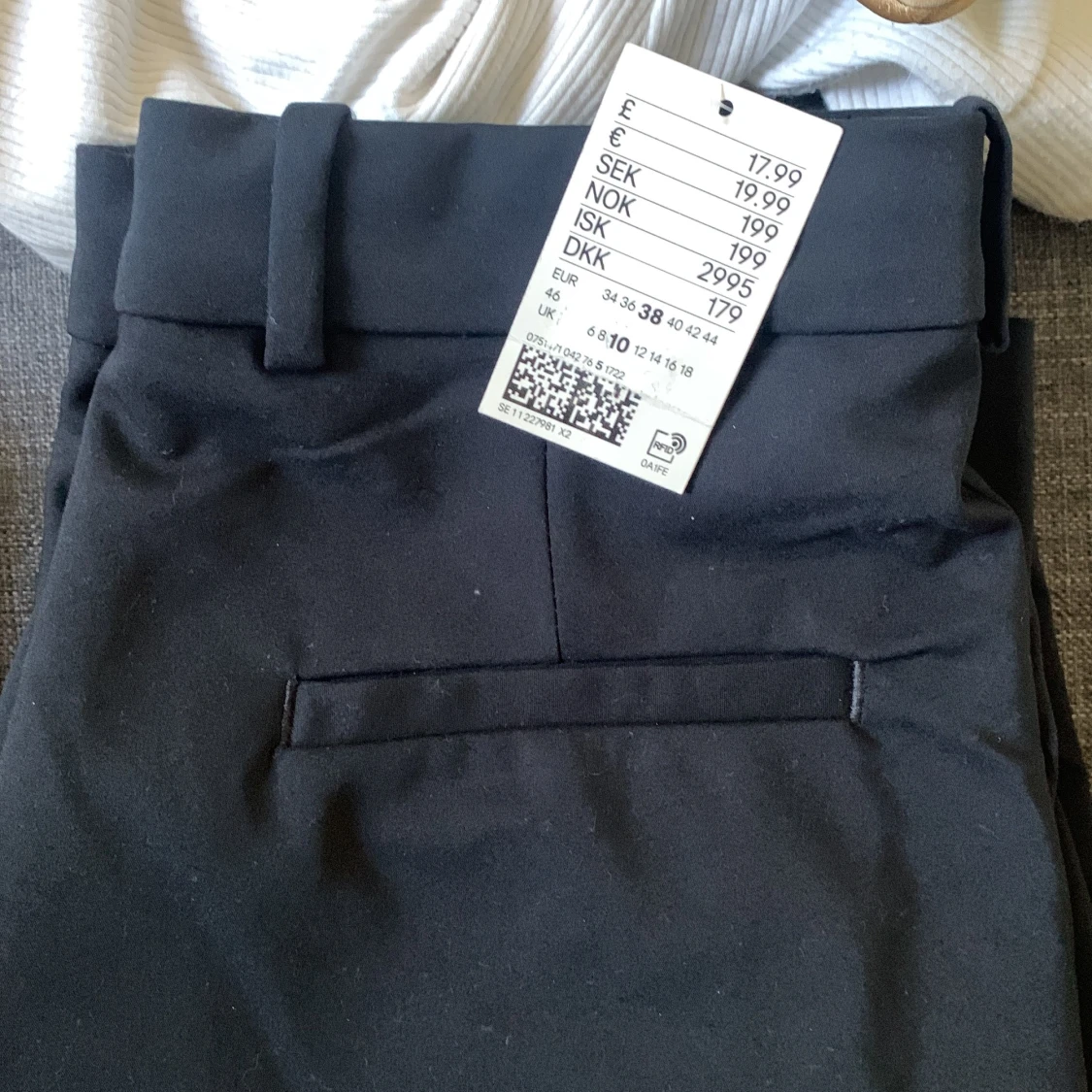 Helt nya kostymbyxor från hm i storlek 38  - 91