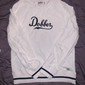 Dobber Crewneck strl. M - Sällan använd, normalstor i storleken.