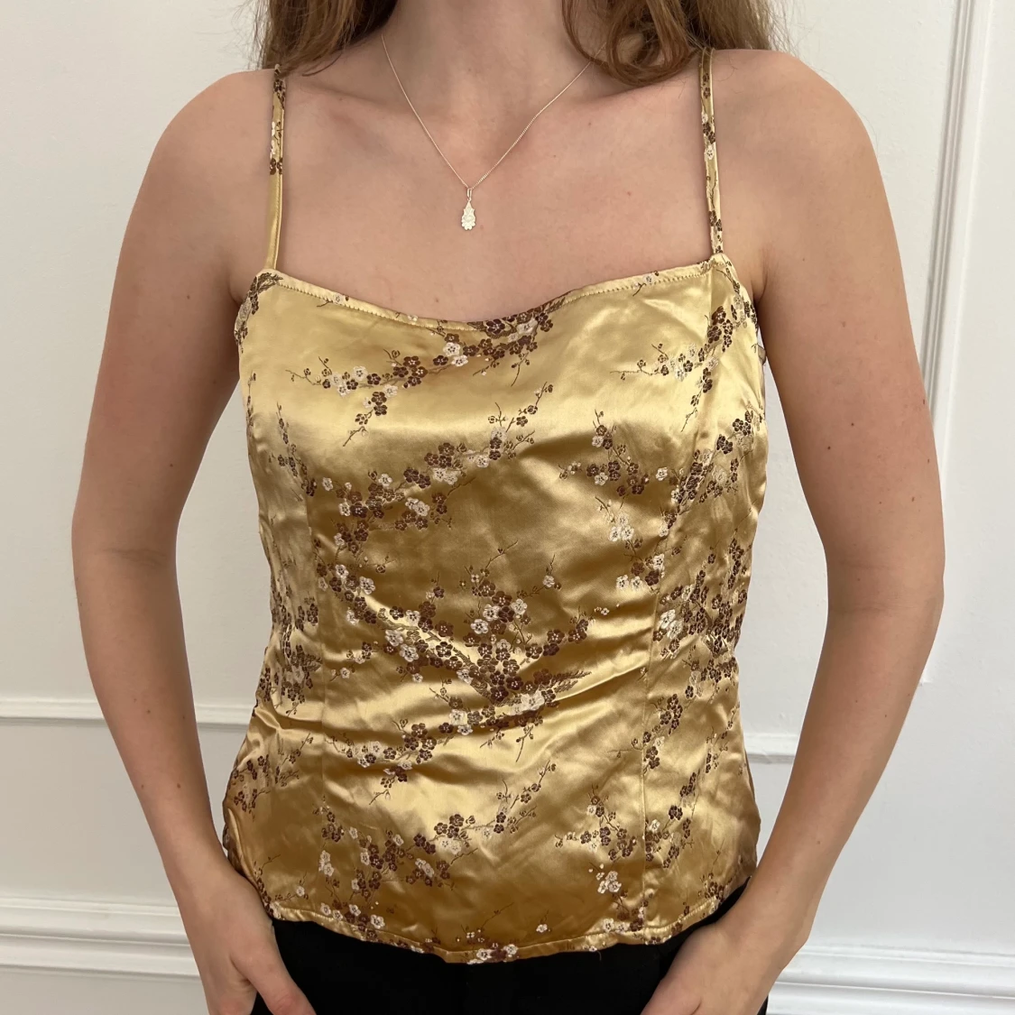 y2k guld topp blommig