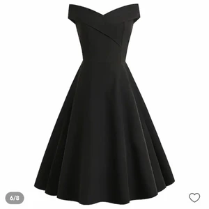 Svart klänning  - Helt oanvänd och ny klänning. Finns i storlek  XL