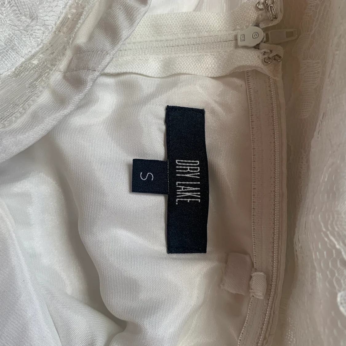 Vit spetsklänning  - 91