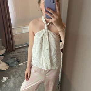 Topp - Super fin topp från zara som är använd en gång!!